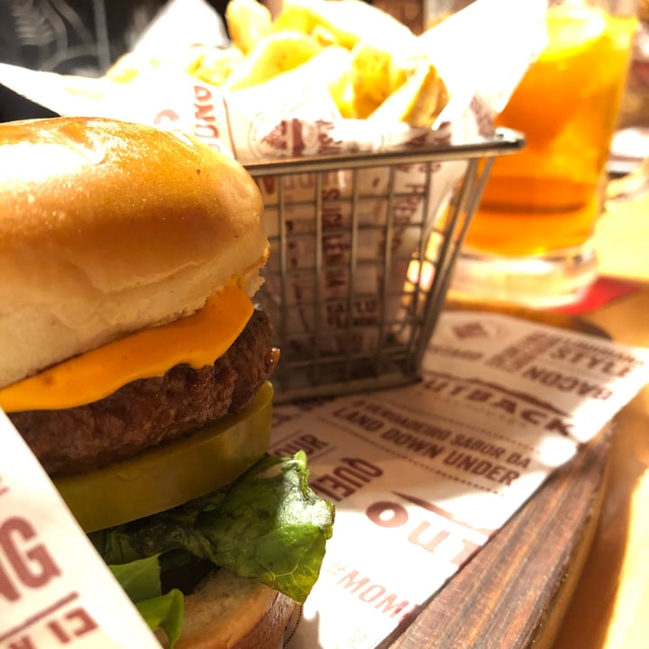 photo of Outback Aussie Plant Burger shared by @nanepessoa on  28 Aug 2022 - review