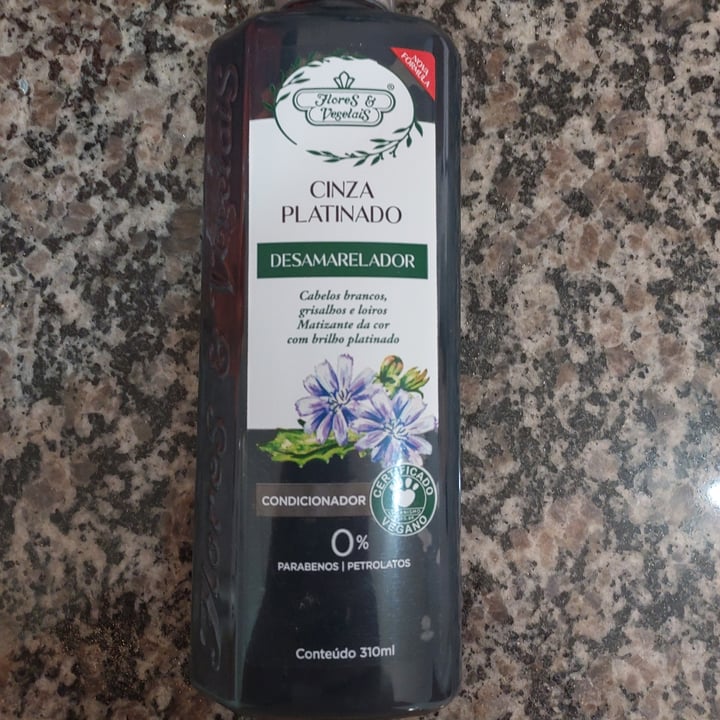review photo of Flores & Vegetais condicionador Matizador Grey Platinado shared by @muzza on 02 May 2022 - review