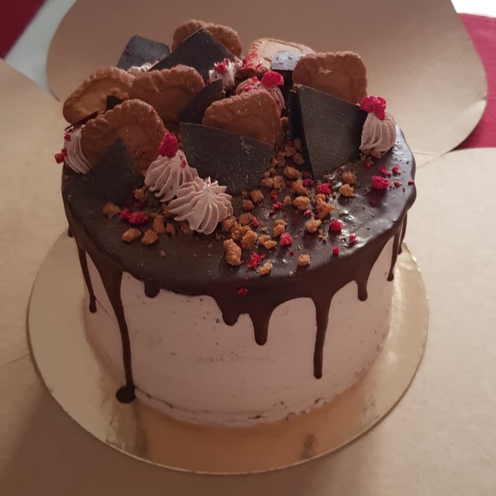 review photo of La Vegana Sevilla. Obrador saludable De Dulce Y Salado Tarta Bosque De Chocolate shared by @dali3 on 13 Nov 2022 - review