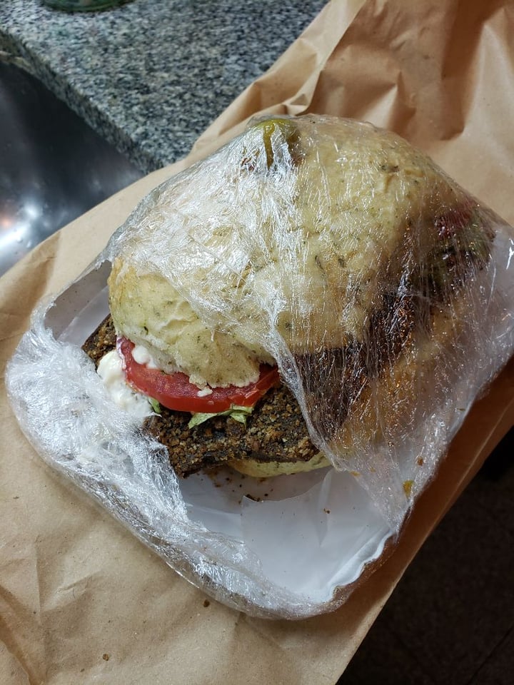 photo of Fourmi Vegan Sándwich de seitan shared by @lucianah on  11 Feb 2020 - review