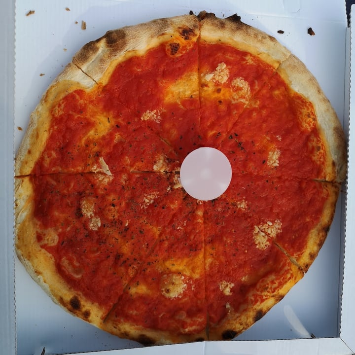 photo of L'Isola della Pizza Pizza marinara shared by @rachele82 on  27 Jul 2022 - review