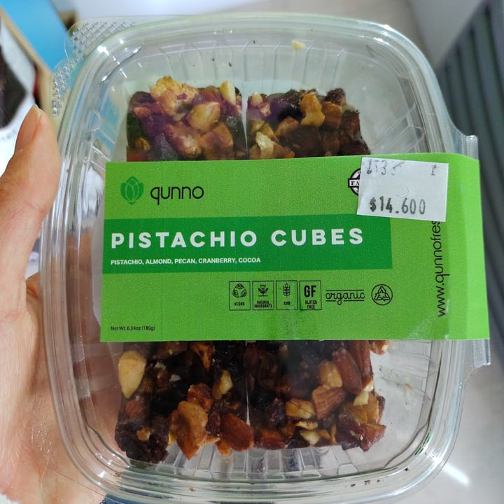 photo of Qunno Pistacho cubes shared by @andreitaduarte on  02 Jan 2021 - review