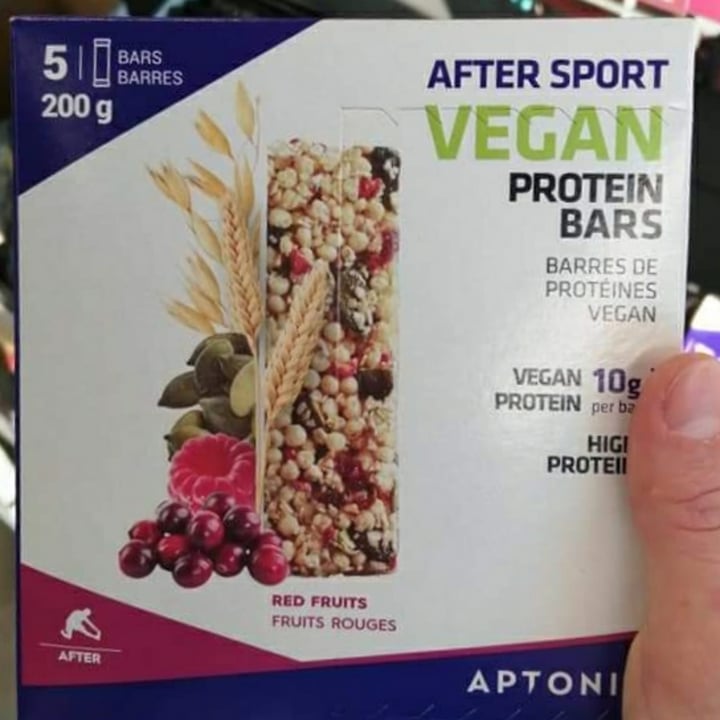 photo of Aptonia Protein bar with red fruits shared by @spiruline on  20 Jan 2021 - review