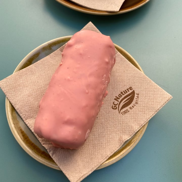 review photo of Beagle Pastelería Vegana pantera rosa shared by @annacireragros on 14 Jun 2022 - review