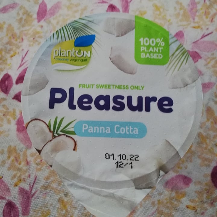 review photo of magda plant-based Panna Cotta shared by @giorgibarac88 on 29 Aug 2022 - review