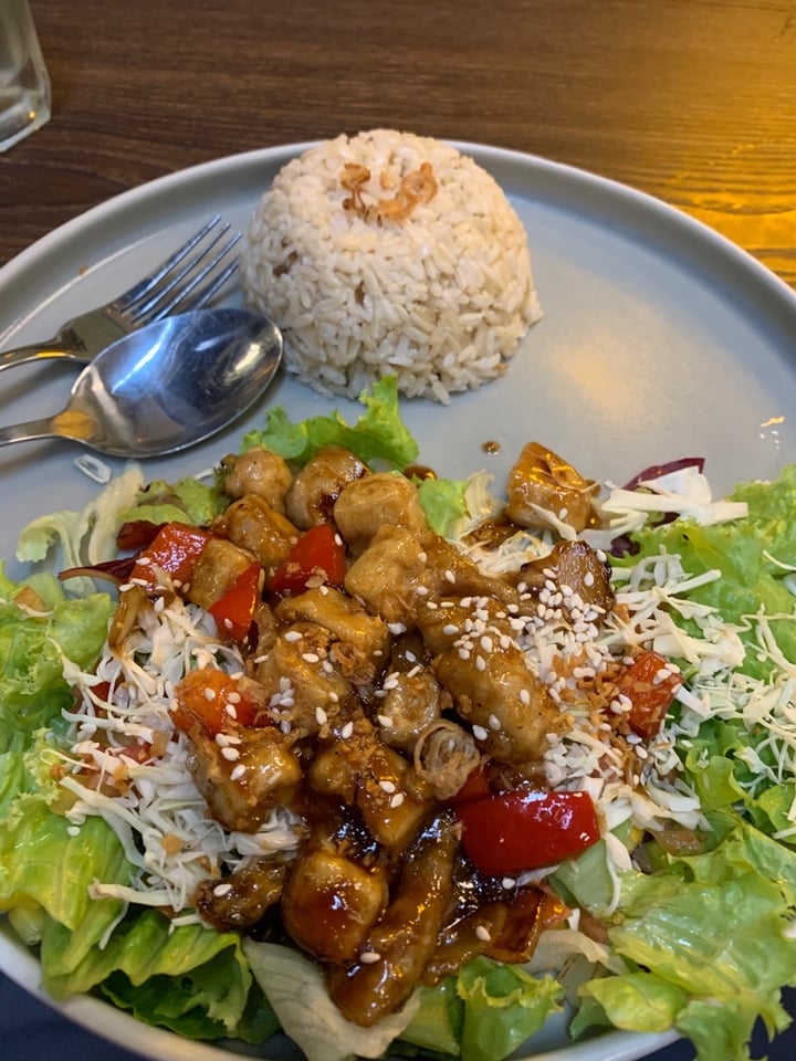 review photo of Burgreens Bandung Kungpao Tofu shared by @arpitpandey on 23 Jan 2020 - review