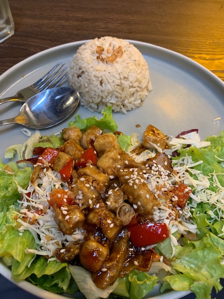 photo of Burgreens Bandung Kungpao Tofu shared by @arpitpandey on  23 Jan 2020 - review