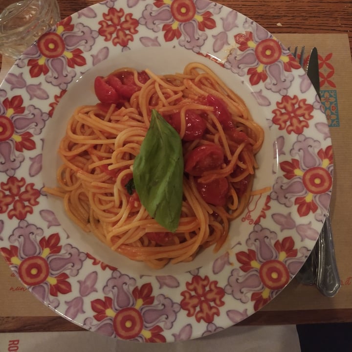 review photo of Rossopomodoro Rimini Spaghetti Con Datterini E Basilico shared by @giupa on 07 Aug 2022 - review