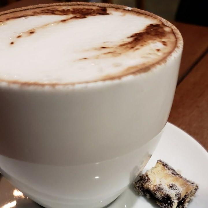 photo of Veganeria Stuzzi Cappuccino shared by @isiscorreia on  29 Jul 2021 - review