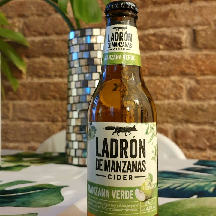 review photo of Ladrón de Manzanas Sidra de manzana verde shared by @wendina6 on 17 Apr 2021 - review