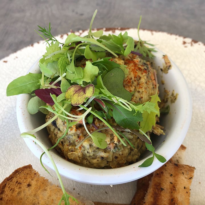 photo of Seed Plant-Based Cafe Smashed Chickpea Dip shared by @janeelizabeth on  22 Aug 2019 - review