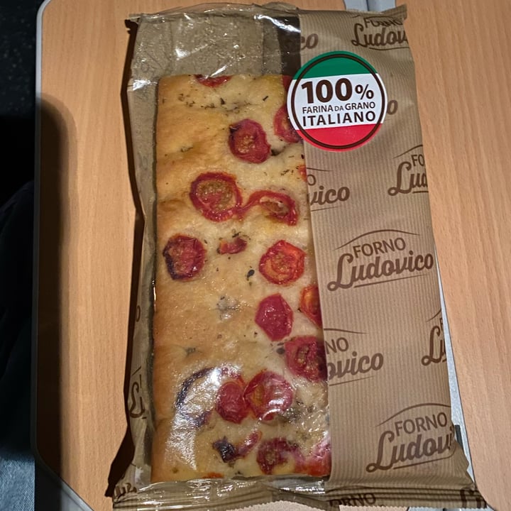 review photo of Forno Ludovico Focaccia Con Pomodorini shared by @ambra304 on 16 Dec 2022 - review