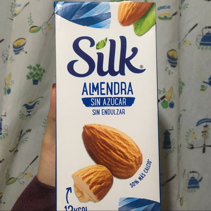 photo of Silk Alimento líquido de almendra sin azúcar shared by @leslies on  12 Aug 2021 - review