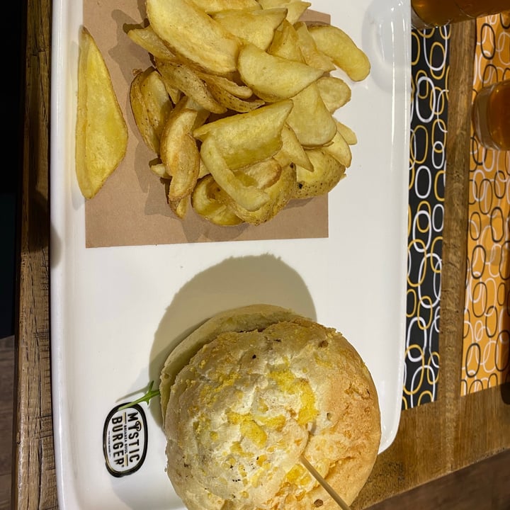 photo of Mystic Burger U Vegano shared by @kundaluna on  24 Sep 2021 - review