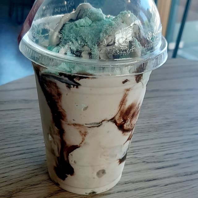 Foto del piatto “Vegan Chocolate Mint Shake”