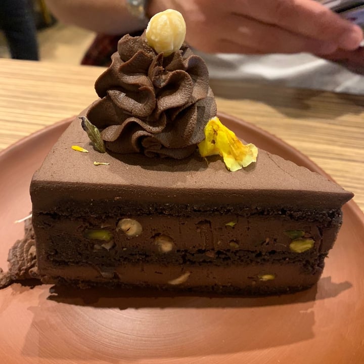 photo of Buenos Aires Verde Torta de Chocolate y Pistachos shared by @kekorosen on  02 Oct 2021 - review