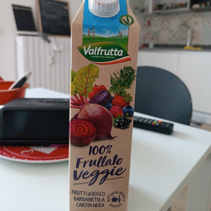 photo of Valfrutta 100% Frullato Veggie Frutti di Bosco Barbabietola Carota Nera shared by @alessia296 on  13 Mar 2022 - review