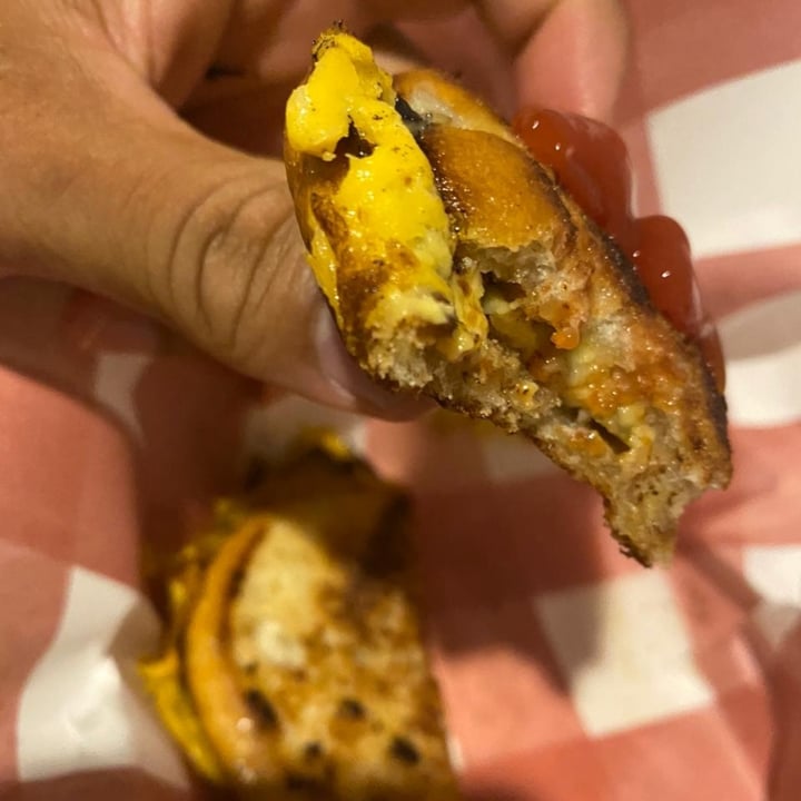 photo of Goy’s Burgers Grilled Cheese shared by @dopefriend on  14 Sep 2020 - review