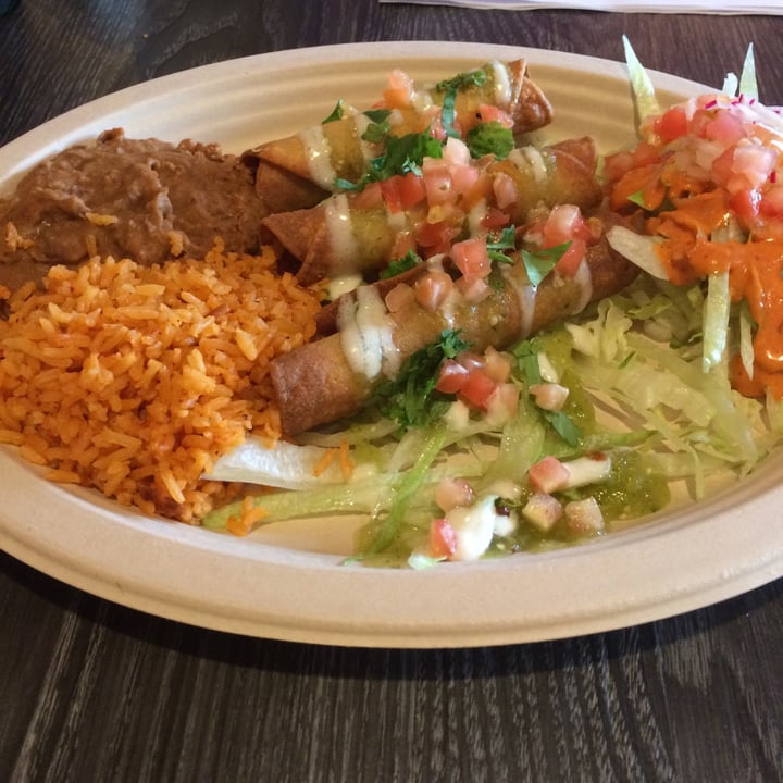 photo of Doomie's NextMex Beef taquito combo shared by @ameth88 on  15 Feb 2021 - review