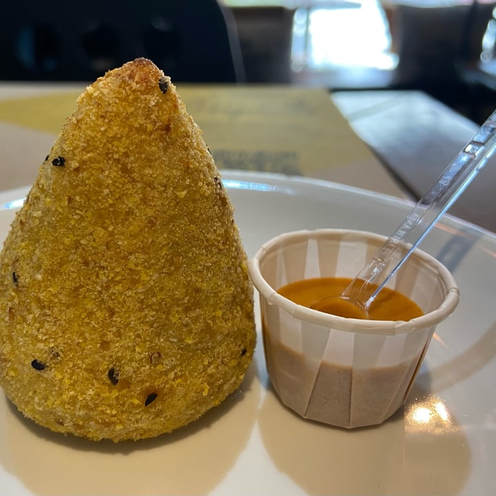 review photo of Le Manjue Café VNC coxinha de jaca com farinha de grão-de-bico shared by @karingini on 26 Nov 2021 - review