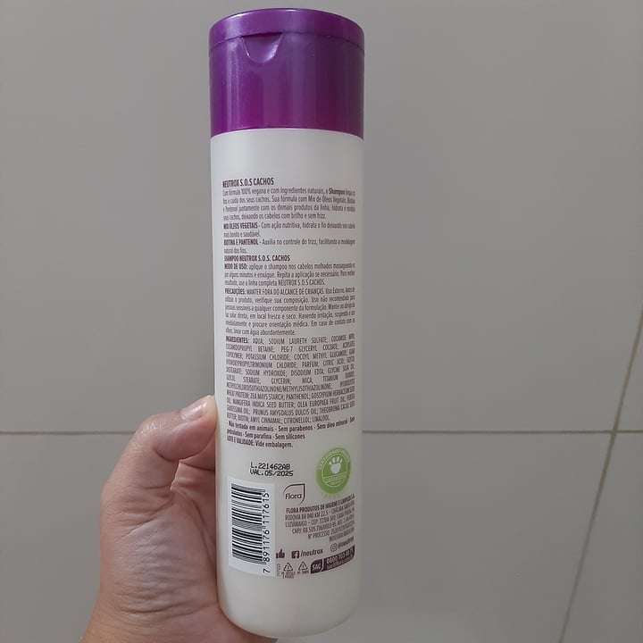photo of Neutrox shampoo Neutrox S.O.S cachos shared by @sgarbosa on  19 Jul 2022 - review