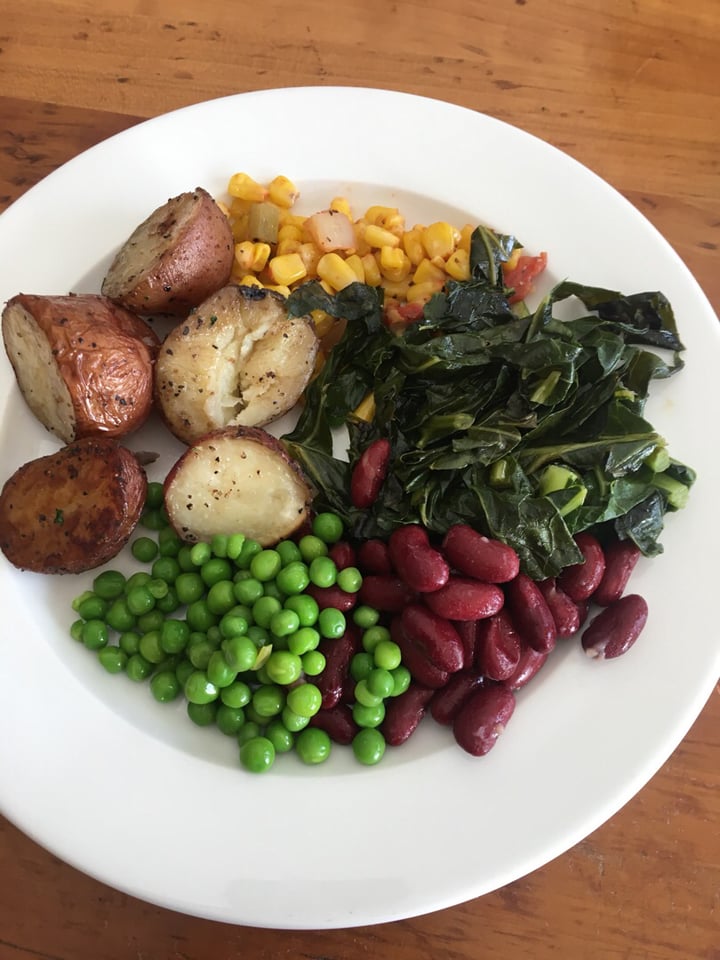 review photo of Franklin Dining Commons Salad bar and vegetarian section shared by @adelesecrest on 23 Feb 2019 - review