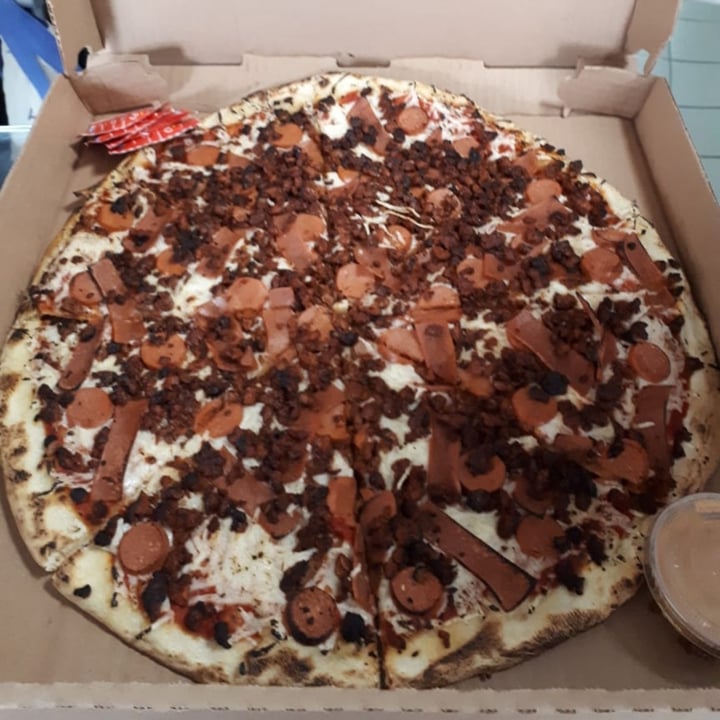 photo of Ixteriolo's Pizza Tres Carnes shared by @bettyveg on  18 Jan 2021 - review