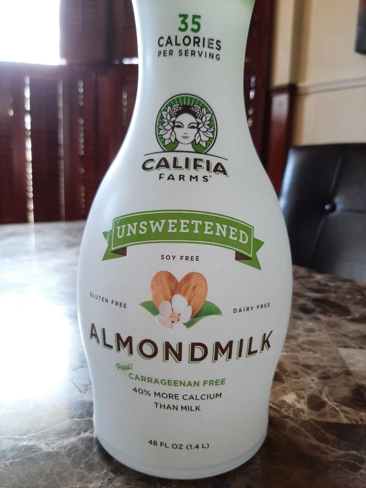 review photo of Califia Farms Unsweetened Vanilla Almondmilk shared by @qwegas1234 on 08 Jan 2020 - review