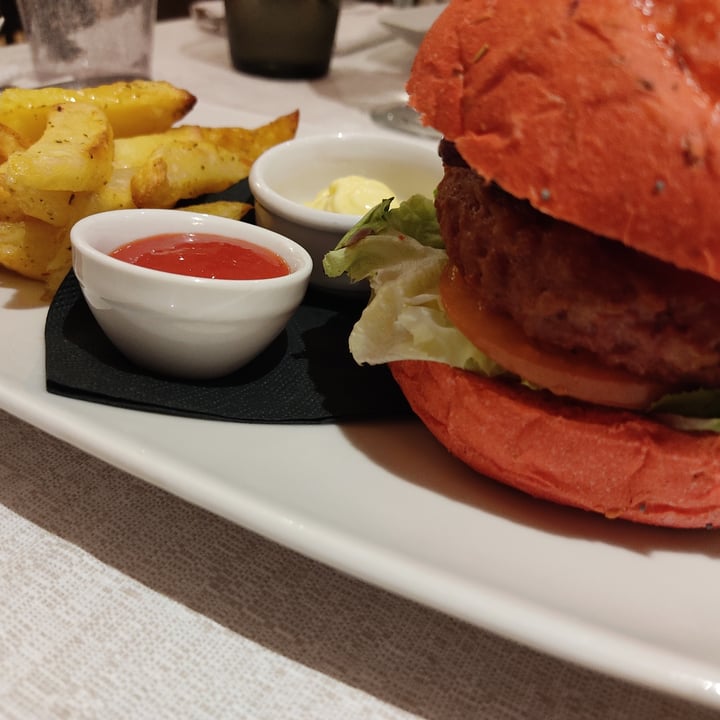 photo of Amaranto Ristorante BEYOND burger shared by @giuliacocozza on  14 Aug 2021 - review