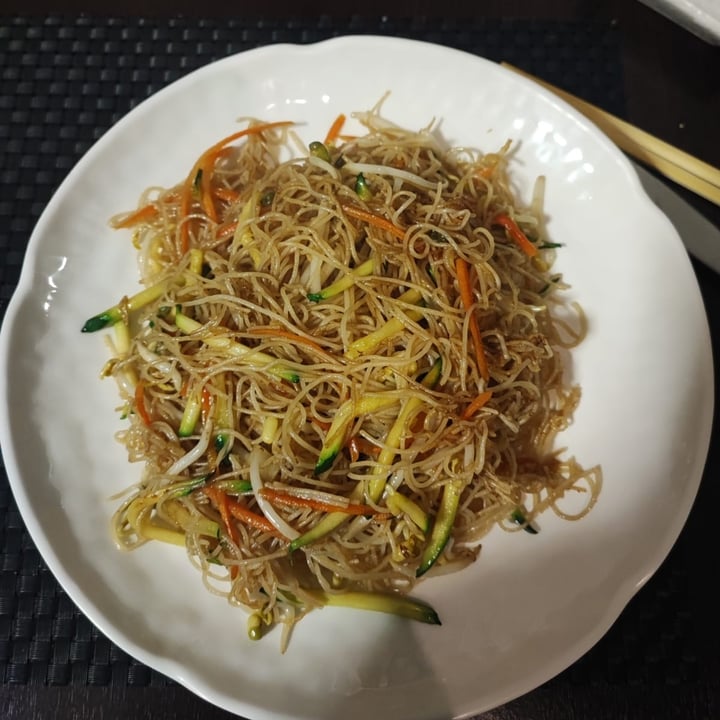 photo of Asia Fusion Sushi Spaghetti Di Riso Con Verdure shared by @massimo91 on  27 Apr 2022 - review
