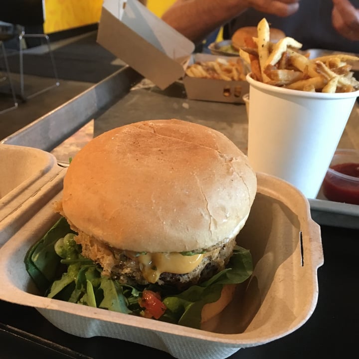 photo of Dirt Burger Torta Frita shared by @kmwalkley on  14 Oct 2021 - review