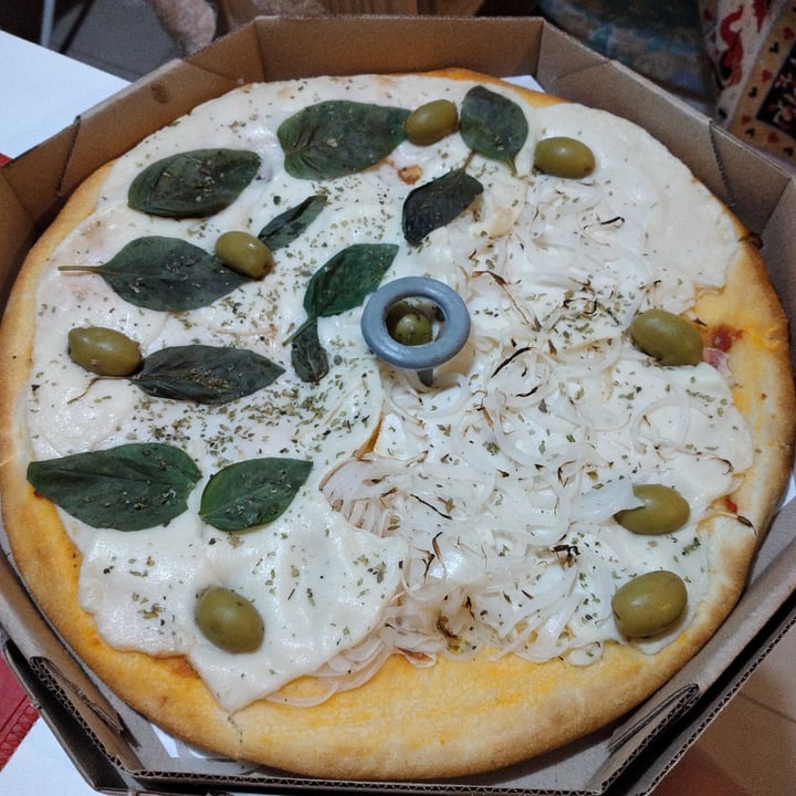 photo of Empanadas de 10 Pizza de Muzzarella Y Albahaca Y Fugazzeta shared by @nadya84 on  25 Mar 2021 - review