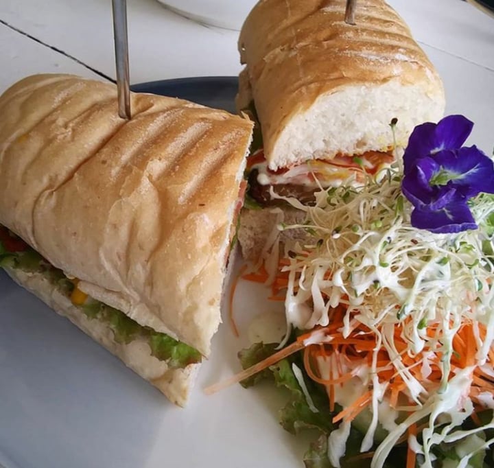 photo of The Vegan Dinosaur BLT Sub shared by @joferdjsantos on  20 Jan 2020 - review