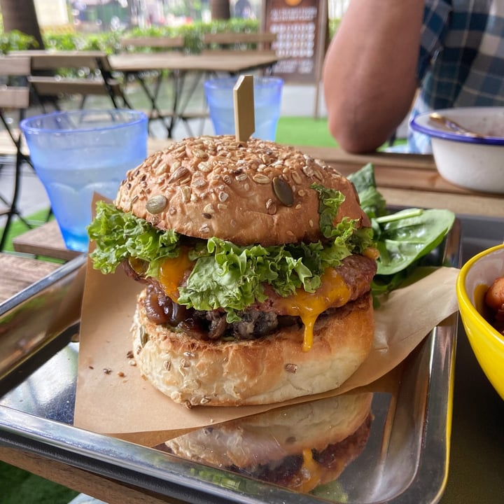 photo of Shake Farm Proper Impossible (Handmade Impossible™ Patty) shared by @dafnelately on  19 Apr 2022 - review