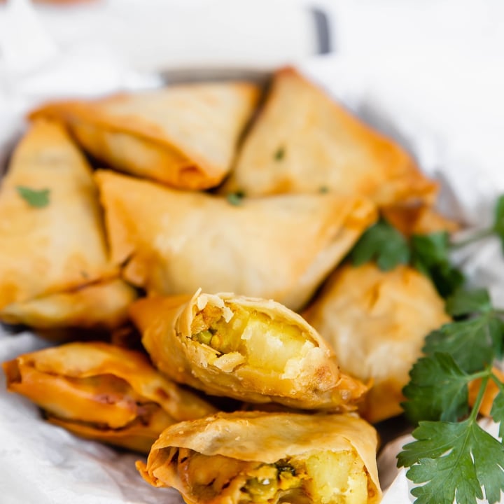 review photo of V-Can Curry potato Samoosas V-Can Curry Potato Vegan Samoosas shared by @honeeandfig on 19 Oct 2020 - review