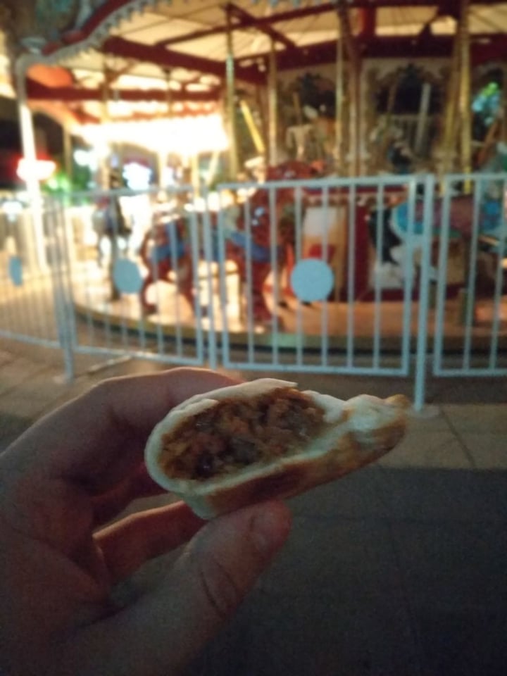 review photo of Pizzas y Empanadas IL Giardino De Devoto Empanada Cebolla y Queso shared by @veganmau on 25 Dec 2019 - review