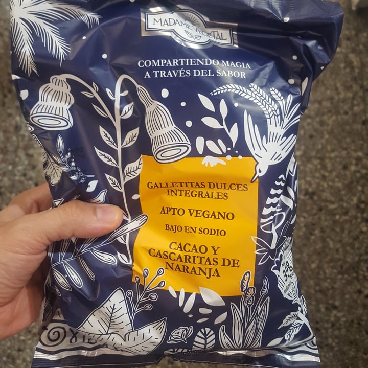 photo of Madame Vegetal Galletitas dulces integrales de cacao y cascaritas de naranja shared by @frankieseason on  28 Oct 2021 - review