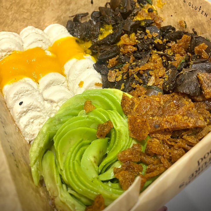 review photo of Let it V - Vegan Sushi Crunchy Poke shared by @majitosarasola on 16 Oct 2021 - review