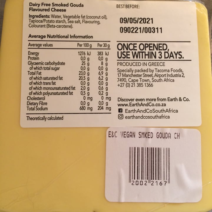 photo of Earth & Co Dairy Free Smoked Gouda Flavoured Cheese shared by @sylvacharm on  22 Feb 2021 - review