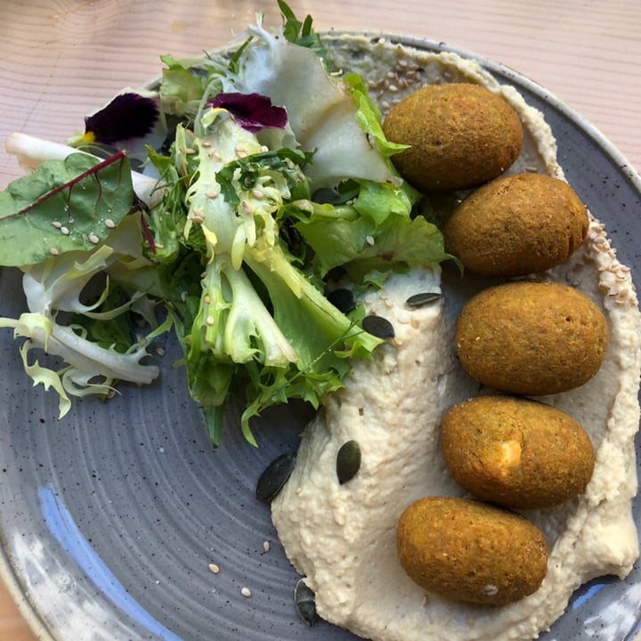 review photo of Aromaticus Falafel Con Hummus shared by @virgiol on 23 Mar 2022 - review