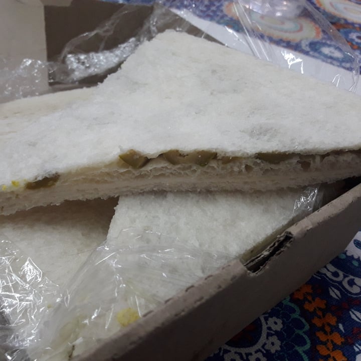 review photo of Vegan Sandwich Sandwich de aceituna & queso vegetal shared by @yaam on 15 Aug 2022 - review