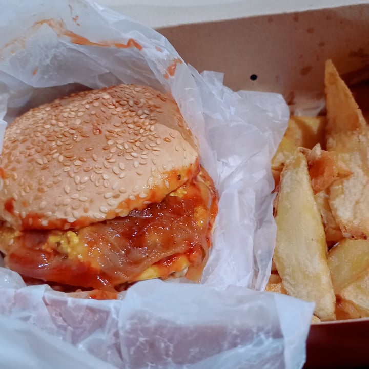 review photo of Nuevo mundo (Delivery) Burger Americana shared by @celpa on 22 Mar 2022 - review