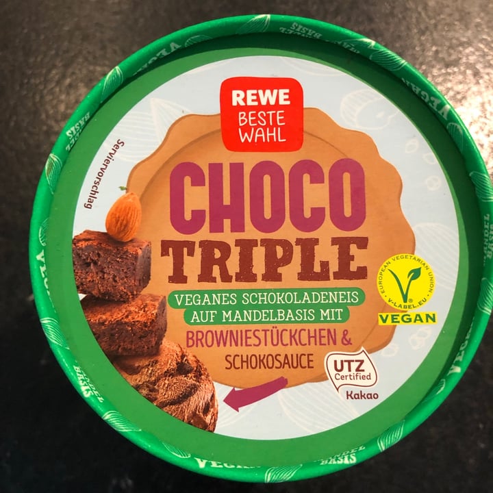 photo of REWE Beste Wahl Choco Triple Ice cream shared by @sunfloweryellow on  30 Jun 2021 - review