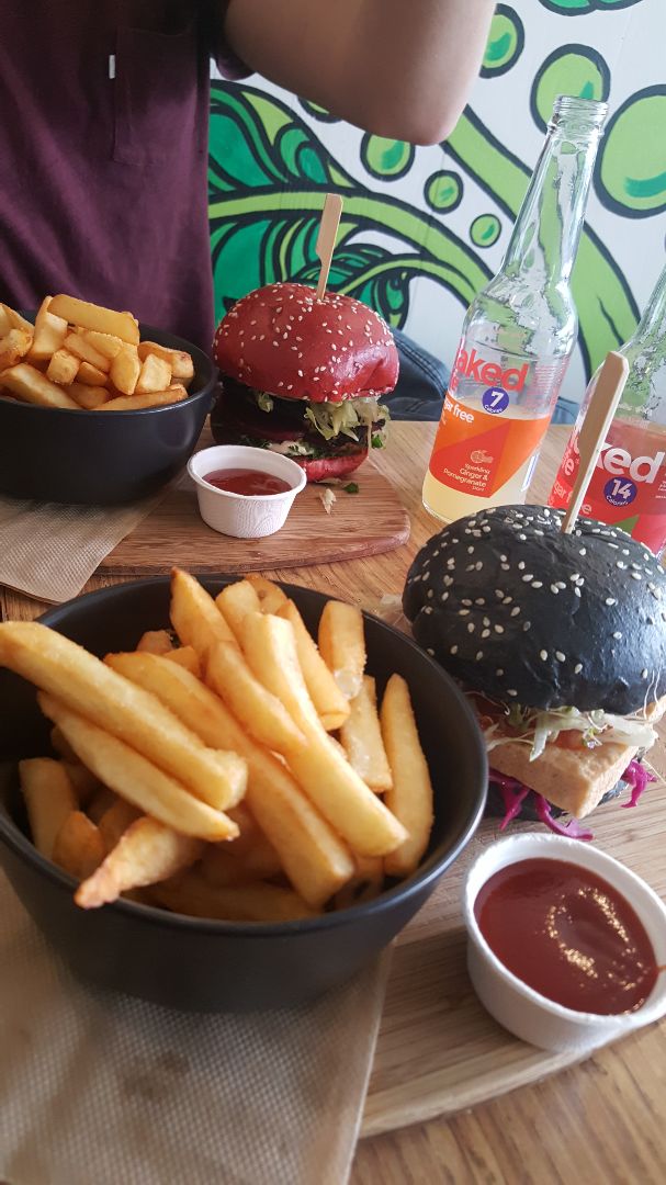 review photo of Herbivore Eatery Crispy Tofu Burger shared by @amorosofine on 05 Feb 2020 - review