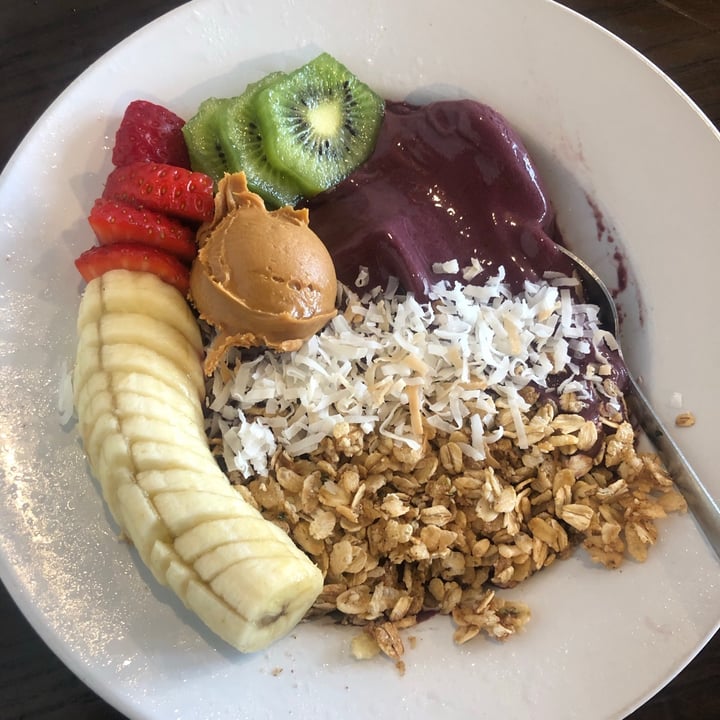 review photo of Wild Rabbit Bistro Loco Coco Açaí Bowl shared by @leashy on 26 May 2020 - review