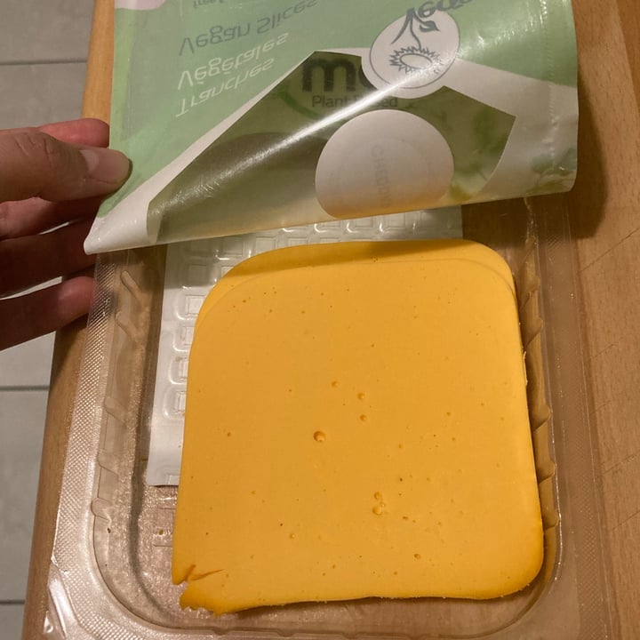 photo of Nature & Moi Cheddar Flavor Slices shared by @loulez on  10 Mar 2021 - review