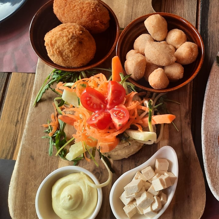 photo of Rifugio Romano ANTIPASTO DEL RIFUGIO VEGAN shared by @sabrinamirizio on  10 Feb 2022 - review