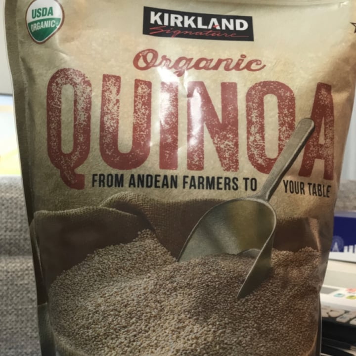 photo of Kirkland Signature Quinoa orgânica shared by @mithamye on  05 May 2022 - review