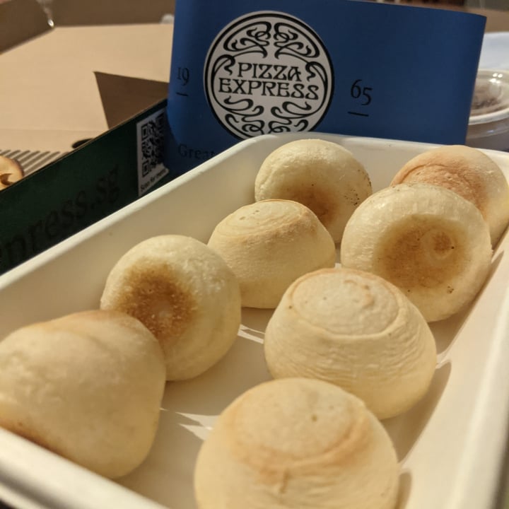 photo of PizzaExpress Dough Balls 'PizzaExpress' shared by @shawneofthedead on  26 Sep 2020 - review