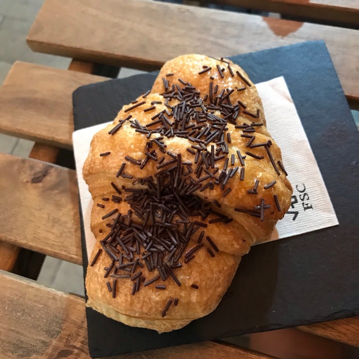 photo of Santoni - When Food is the Solution Croissant de nutella shared by @srta-marta on  25 Sep 2020 - review